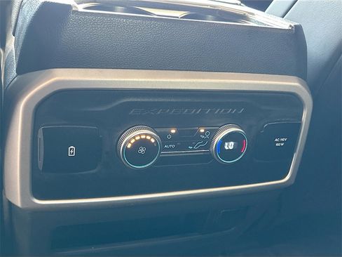 Used 2024 Ford Expedition XLT image 25
