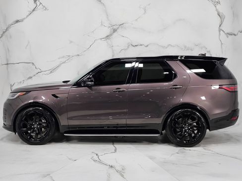 Used 2024 Land Rover Discovery Dynamic SE AWD/4WD image 12