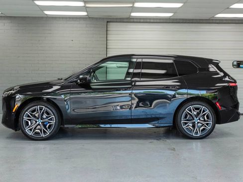 Used 2024 BMW iX xDrive50 w/ Premium Package AWD/4WD image 4