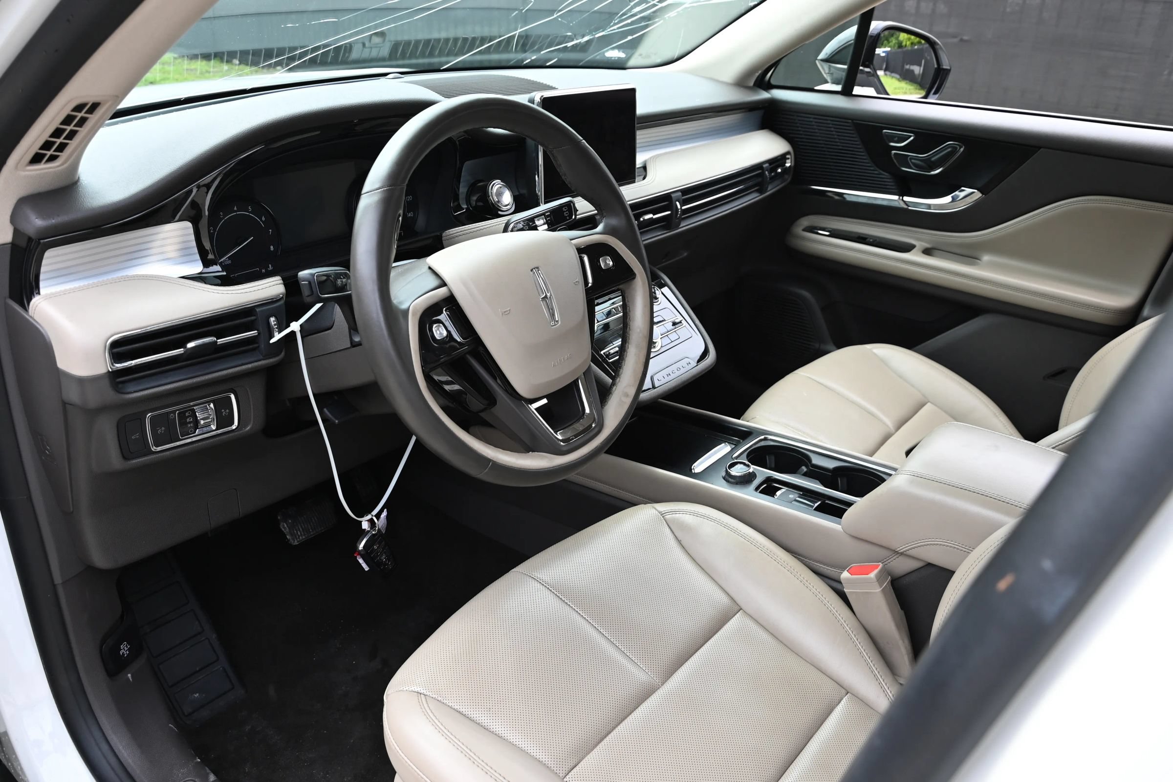 Used 2022 Lincoln Corsair FWD w/ Equipment Group 101A image 12