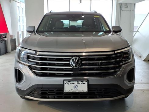 Used 2024 Volkswagen Atlas SE FWD image 2