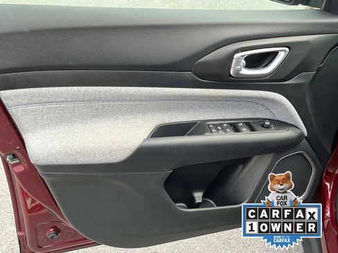 Used 2022 Jeep Compass Latitude image 24