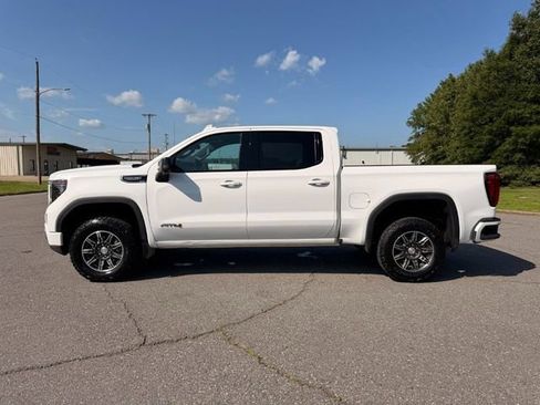 Used 2025 GMC Sierra 1500 AT4 AWD/4WD image 2