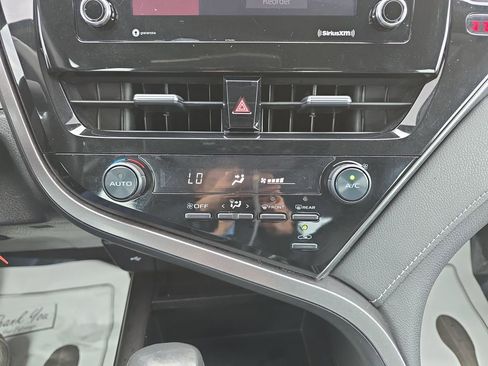 Used 2021 Toyota Camry SE image 28