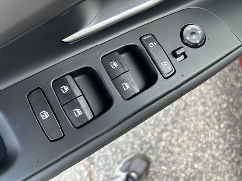 New 2026 Hyundai Elantra SE image 18