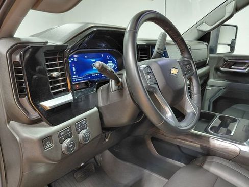 Used 2024 Chevrolet Silverado 2500 LTZ w/ LTZ Convenience Package AWD/4WD image 35