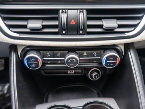 Used 2021 Alfa Romeo Giulia Ti Sport image 25