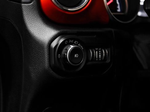 Used 2019 Jeep Wrangler Unlimited Rubicon AWD/4WD image 19