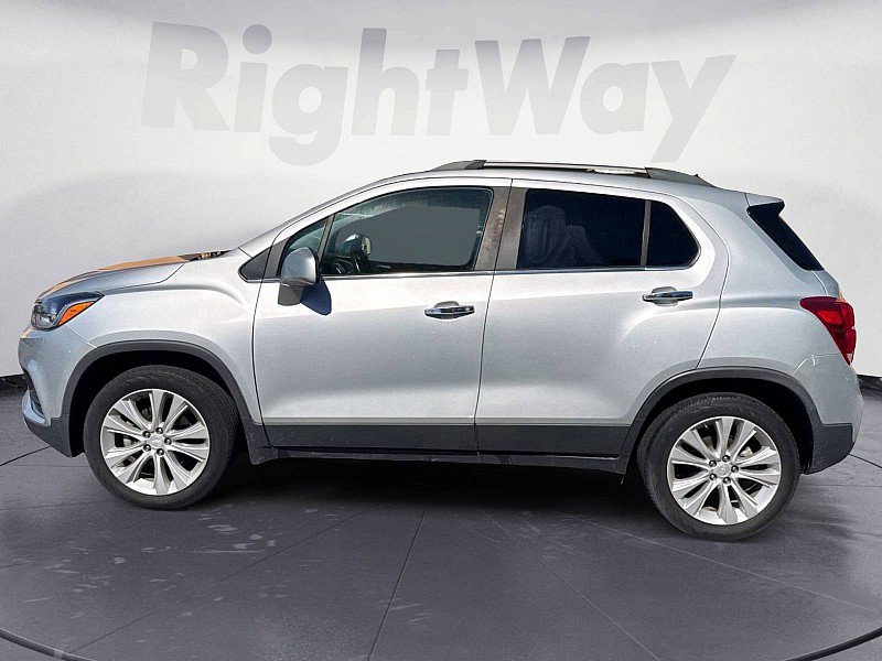 Used 2020 Chevrolet Trax Premier AWD/4WD image 2