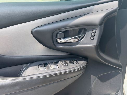 Used 2020 Nissan Murano SL w/ Moonroof Package FWD image 6