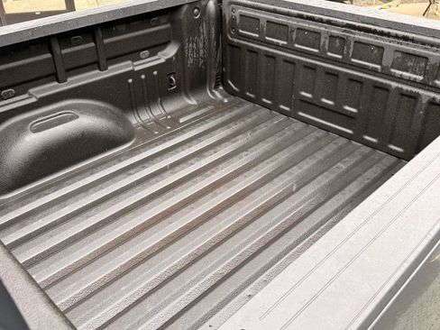 Used 2022 Chevrolet Colorado LT w/ LT Convenience Package RWD image 9