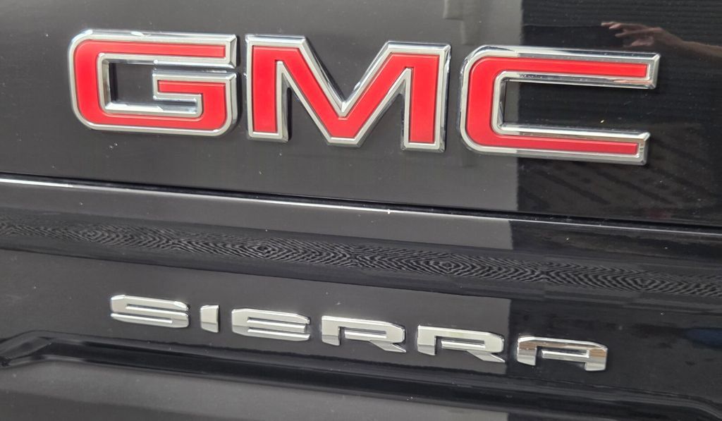 Used 2025 GMC Sierra 1500 SLT RWD image 27