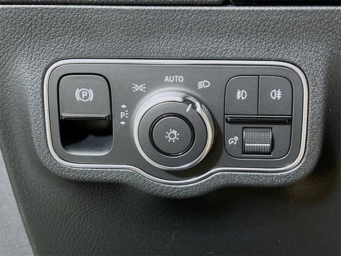 New 2025 Mercedes-Benz GLA 250 4MATIC image 10