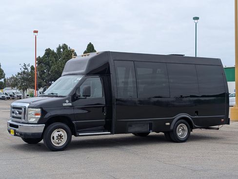Used 2012 Ford E-350 and Econoline 350 Super Duty w/ Shuttle Bus Prep Pkg RWD image 3