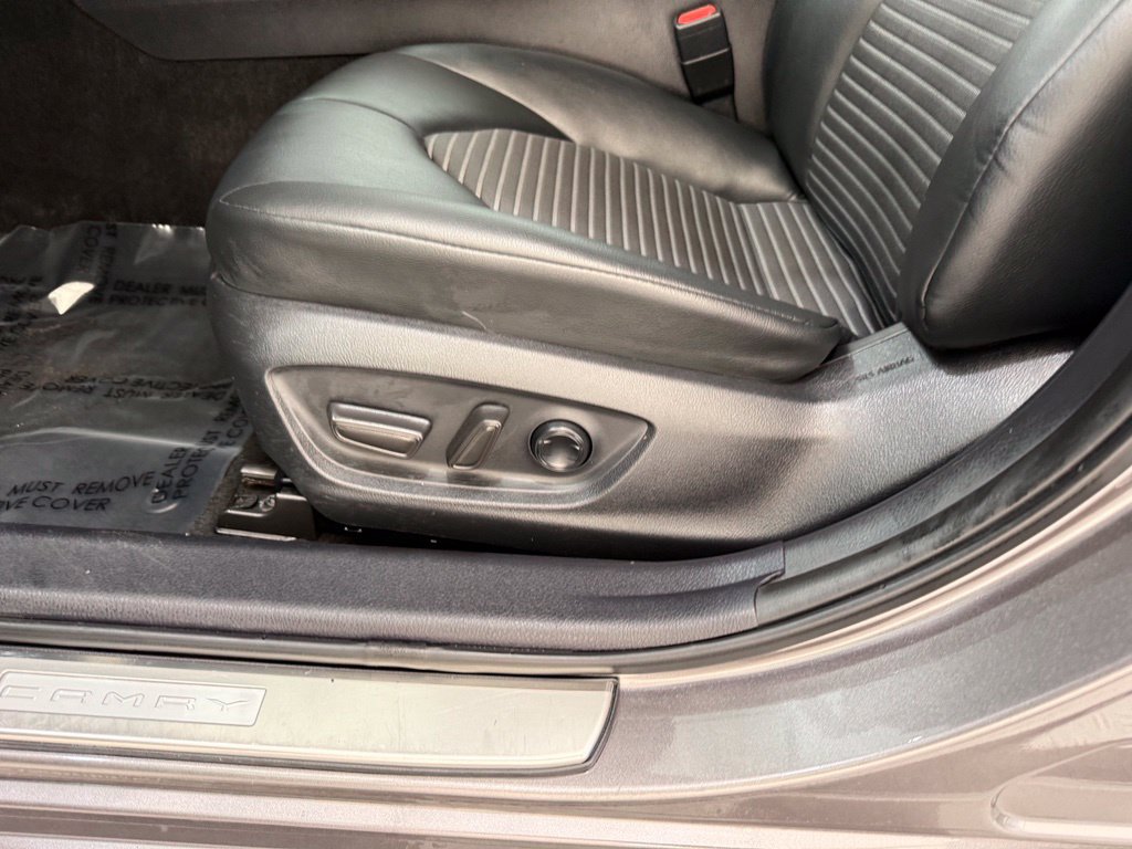Used 2024 Toyota Camry SE FWD image 12