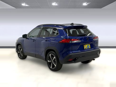 Used 2025 Toyota Corolla Cross AWD Hybrid w/ Convenience Package image 2