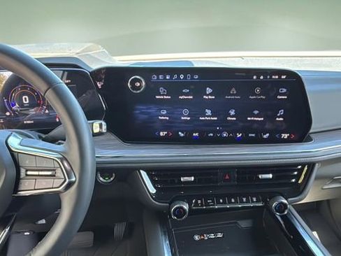 Used 2025 Chevrolet Tahoe Z71 w/ Z71 Off-Road Package AWD/4WD image 11