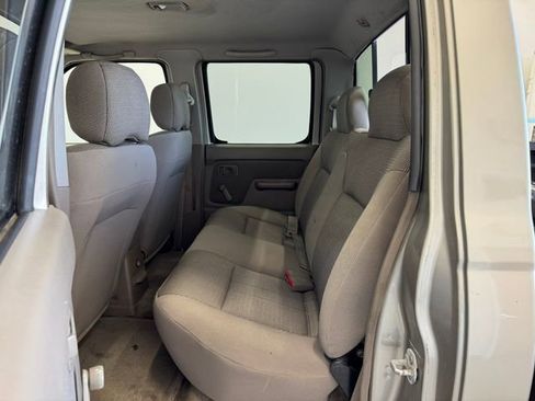 Used 2002 Nissan Frontier XE image 19