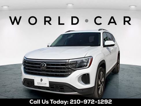 Used 2025 Volkswagen Atlas SE FWD image 3
