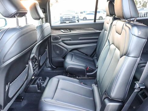 New 2026 Jeep Grand Cherokee L Limited w/ Limited Altitude Package AWD/4WD image 23