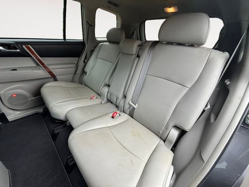 Used 2013 Toyota Highlander Limited image 13