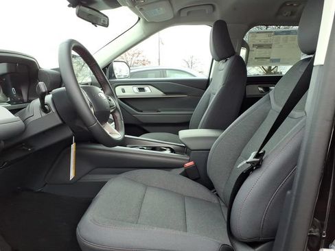 Used 2026 Ford Explorer Active AWD/4WD image 14