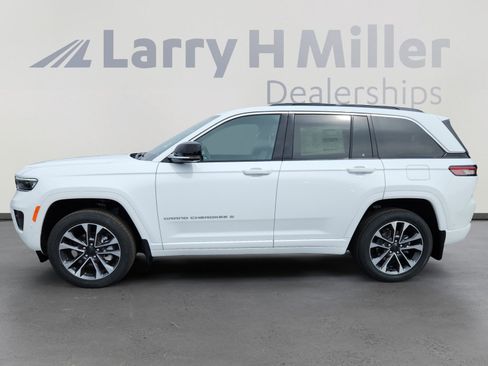 New 2025 Jeep Grand Cherokee Overland w/ Adv Protech Group III image 2