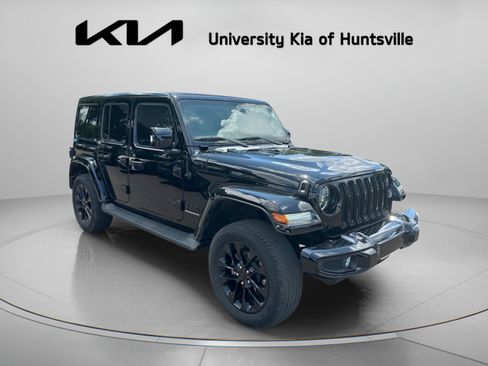 Used 2023 Jeep Wrangler Unlimited Sahara AWD/4WD image 2