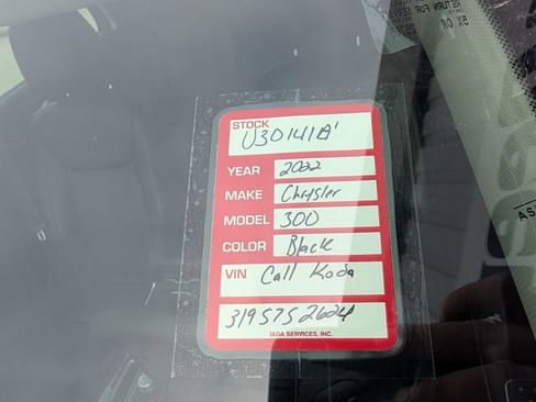 Used 2022 Chrysler 300 Touring L image 24