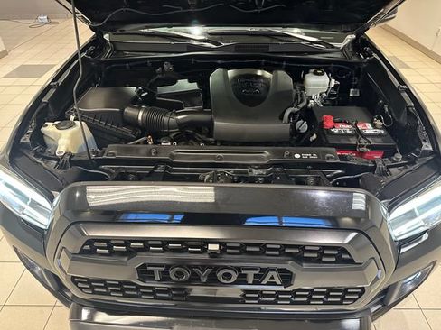 Used 2019 Toyota Tacoma TRD Off-Road AWD/4WD image 24