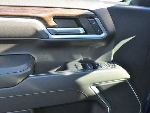 Used 2022 Chevrolet Silverado 1500 RST image 12