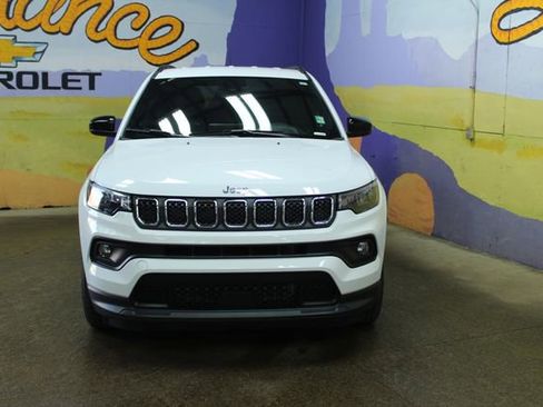 Used 2024 Jeep Compass Latitude w/ Convenience Group image 3