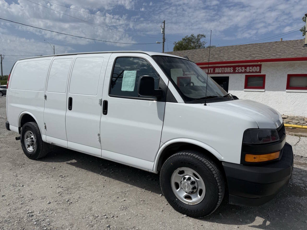 Used 2020 Chevrolet Express 2500 w/ Driver Convenience Package RWD image 1