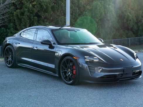 Certified 2024 Porsche Taycan GTS image 9