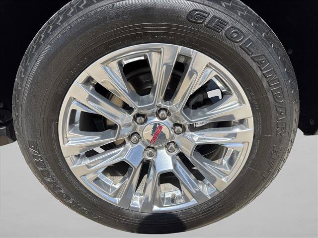 Used 2024 GMC Yukon XL Denali w/ Advanced Technology Package AWD/4WD image 20