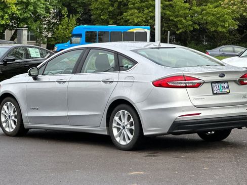 Used 2019 Ford Fusion SE FWD image 6