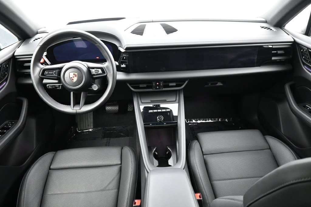 Certified 2024 Porsche Macan 4 Electric AWD/4WD image 6