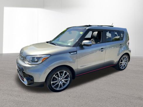 Used 2018 Kia Soul ! w/ Tech Package FWD image 11