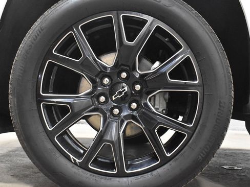 Used 2024 Chevrolet Suburban LT w/ LT Signature Package AWD/4WD image 31
