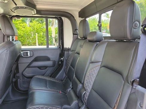 Used 2021 Jeep Gladiator Overland AWD/4WD image 19