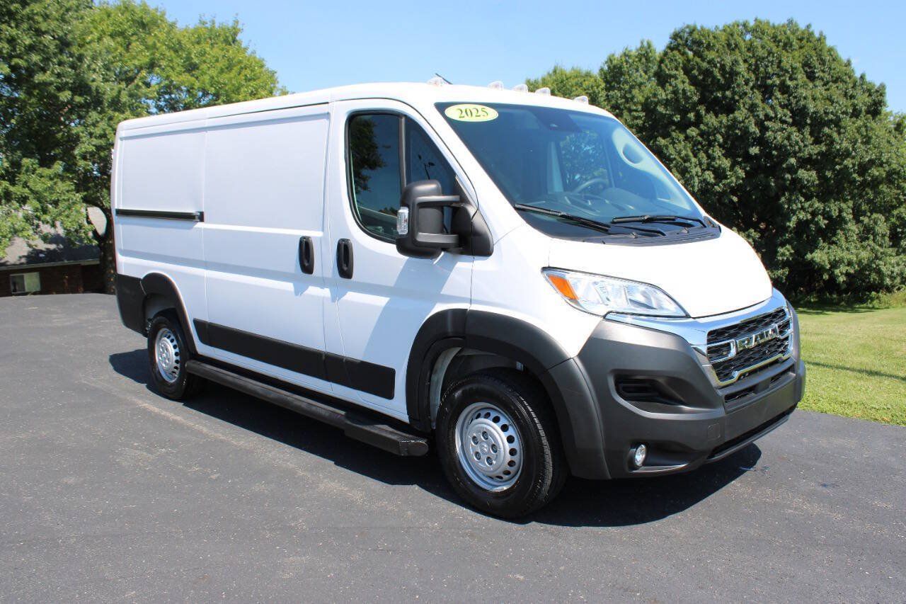 Used 2025 RAM ProMaster 2500 w/ U-Haul Equipment Group FWD image 1
