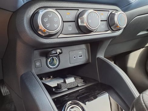 New 2025 Nissan Versa SV image 26