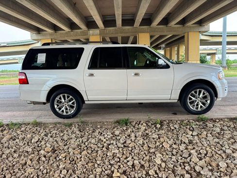 Used 2017 Ford Expedition EL Limited w/ Equipment Group 301A RWD image 2