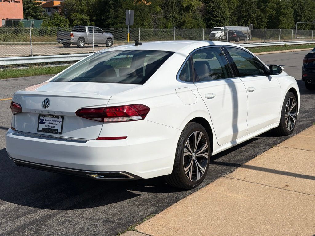 Used 2022 Volkswagen Passat 2.0T SE FWD image 8