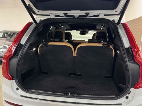 Used 2018 Volvo XC90 T6 Momentum w/ Convenience Package AWD/4WD image 6
