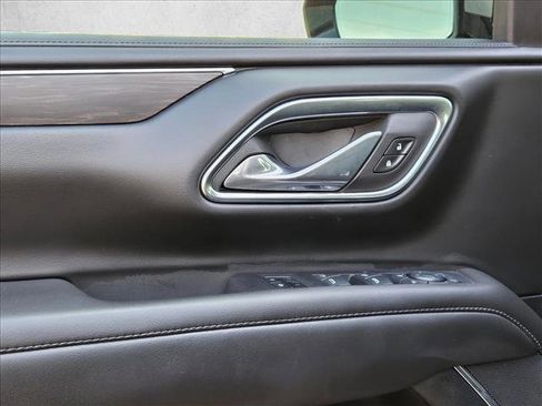 Used 2024 Chevrolet Suburban Z71 w/ Luxury Package image 10