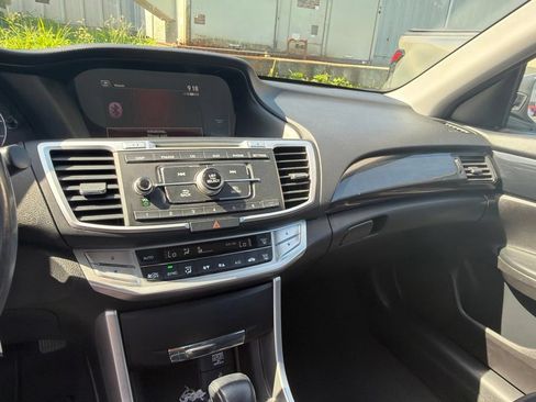 Used 2014 Honda Accord Sport image 10