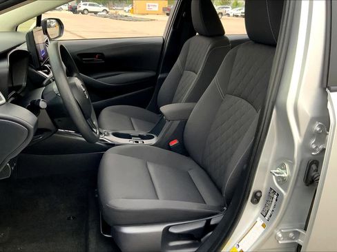Used 2023 Toyota Corolla LE FWD image 8