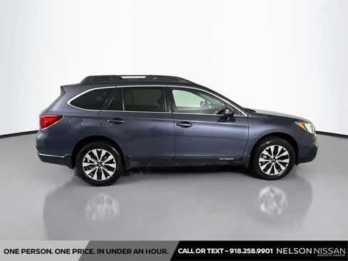 Used 2017 Subaru Outback 2.5i Limited w/ Popular Package #5 AWD/4WD image 4