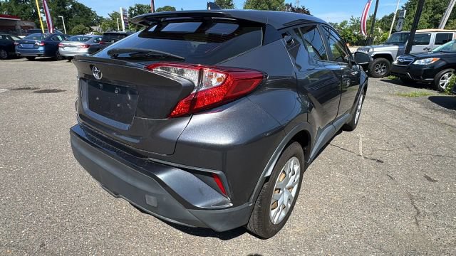 Used 2021 Toyota C-HR LE FWD image 5